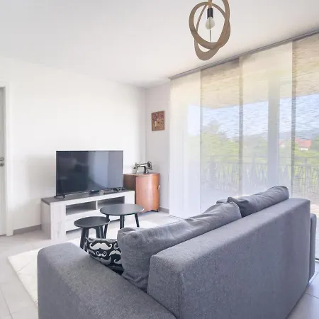 Parking Prive - Acces Pmr - Terrasse Vue Chateaux - 2 Lits *